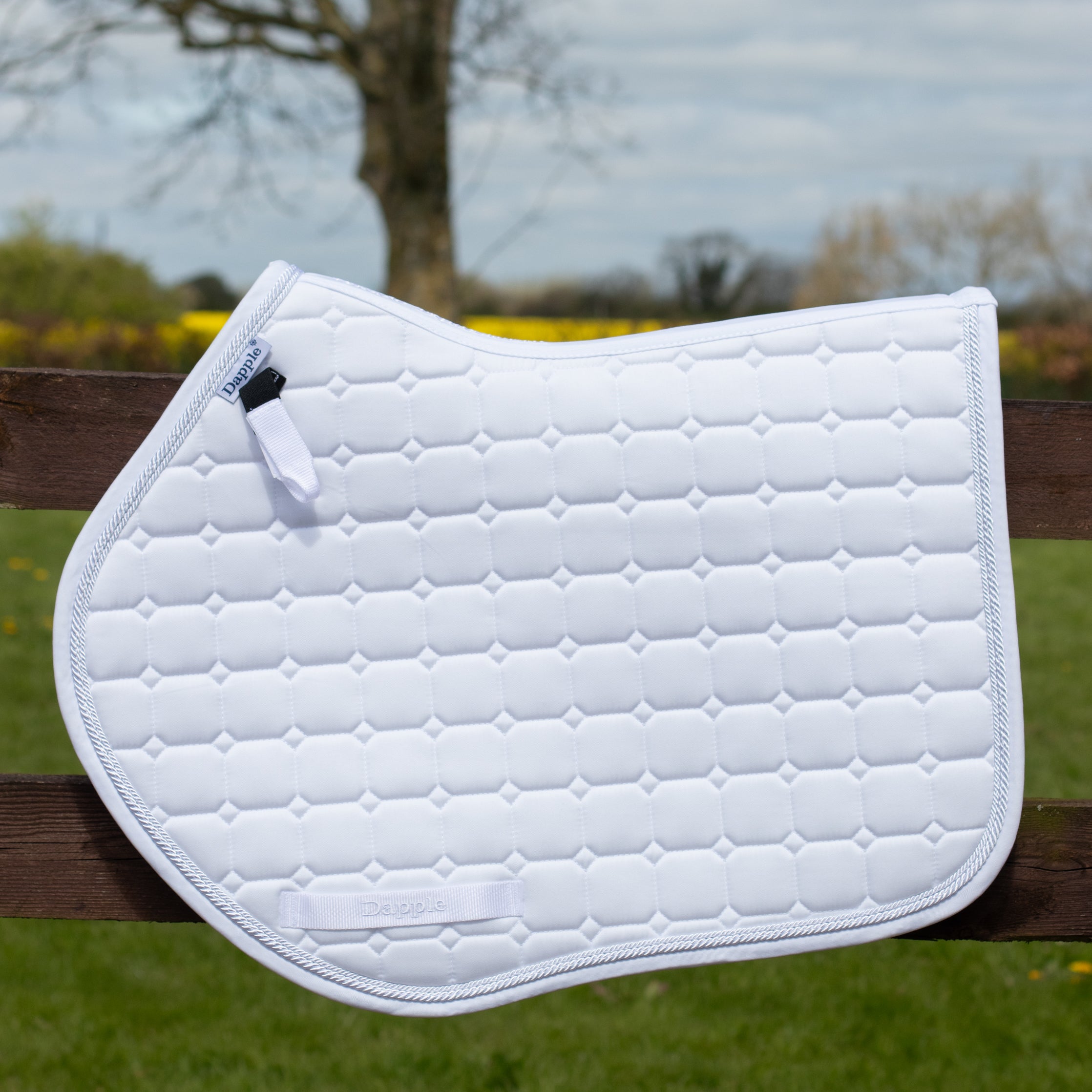 Dapple's White Close Contact Saddle Pad with no logo